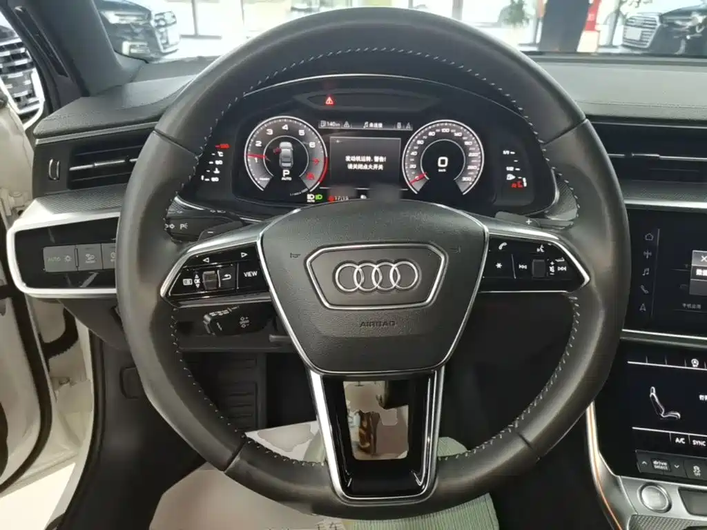 Audi A6L — фото 11