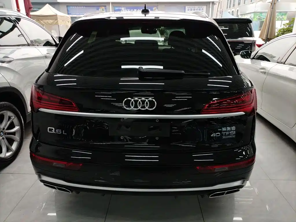 Audi Q5L — фото 4