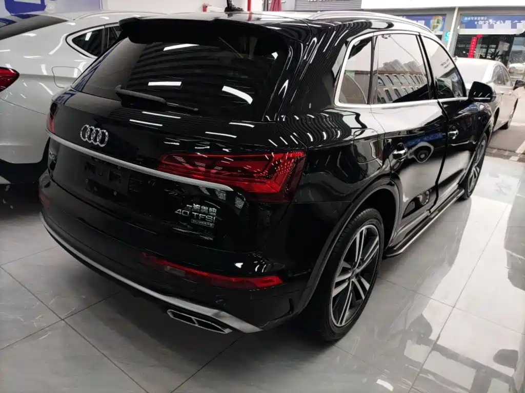 Audi Q5L — фото 5