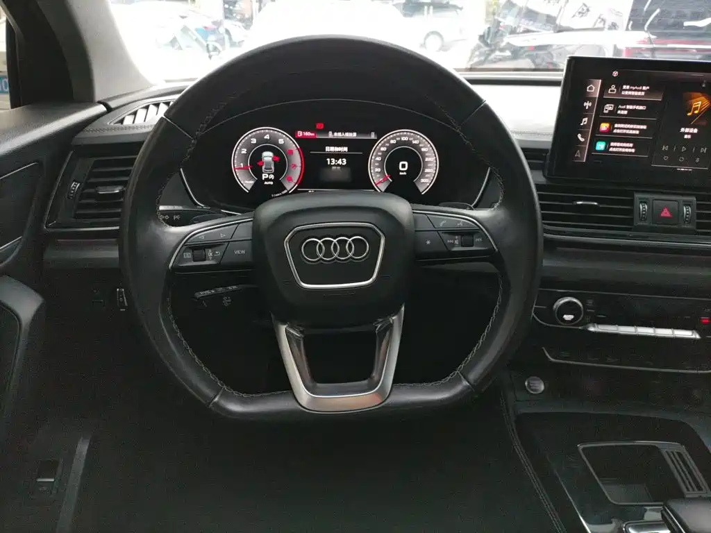 Audi Q5L — фото 7