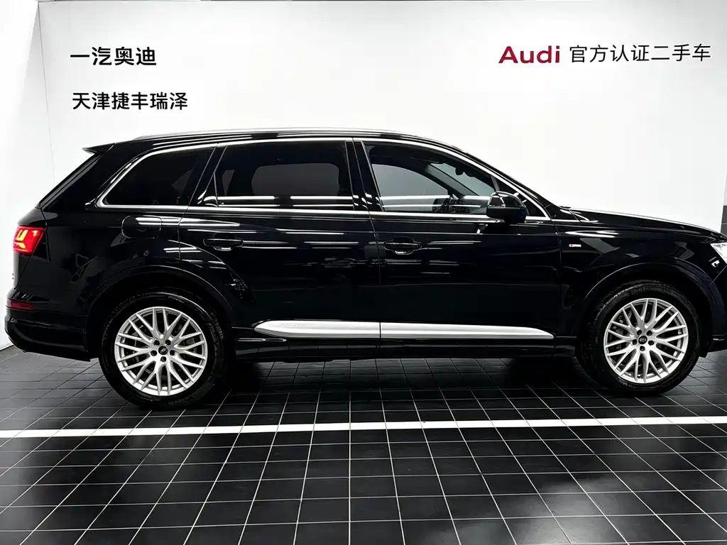 Audi Q7 — фото 5