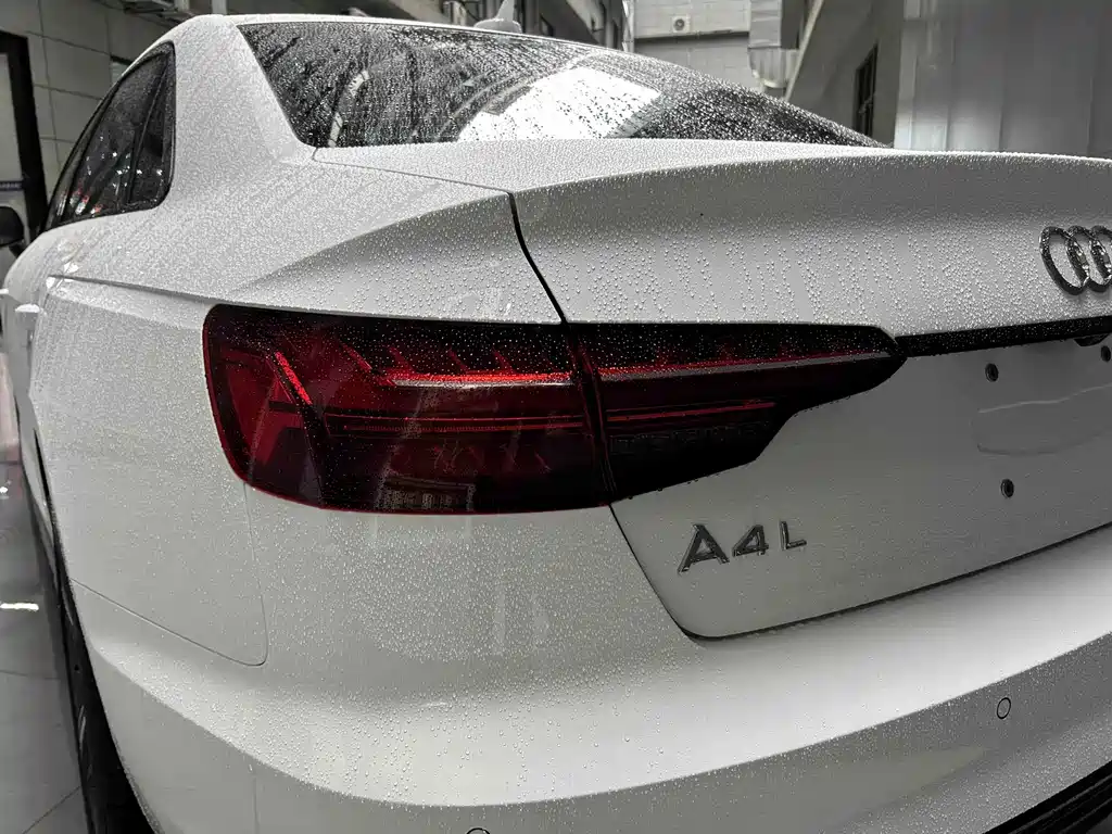 Audi A4L — фото 19