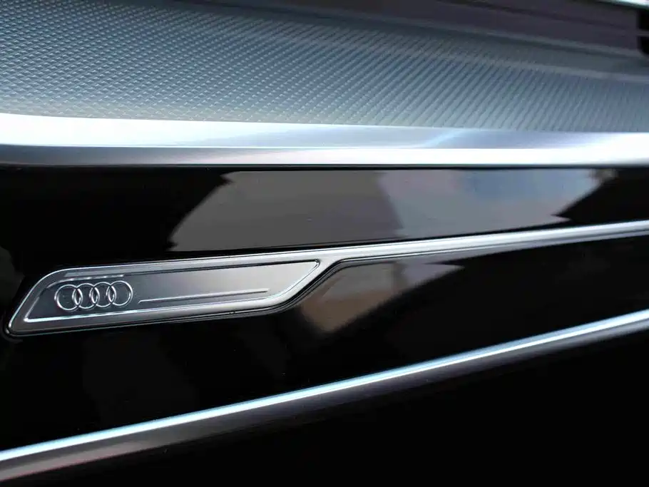 Audi A6L — фото 14