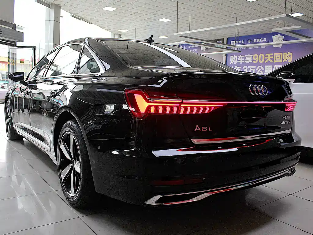 Audi A6L — фото 14