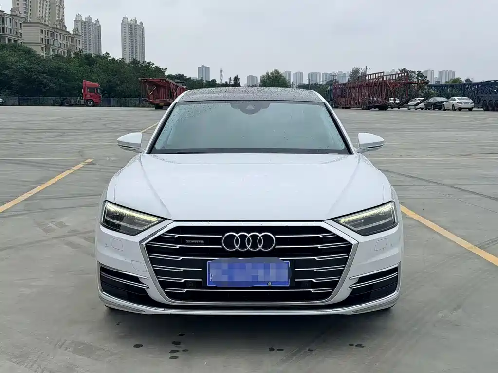 Audi A8 — фото 2