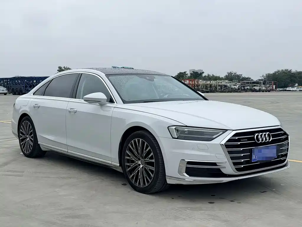 Audi A8 — фото 3