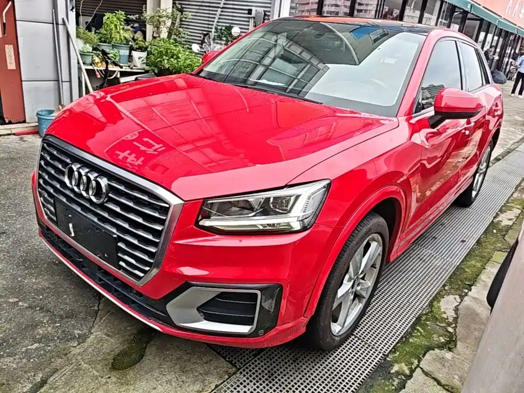 Audi Q2L — фото 2