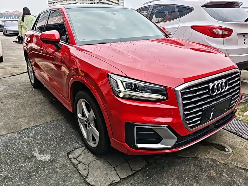 Audi Q2L — фото 4