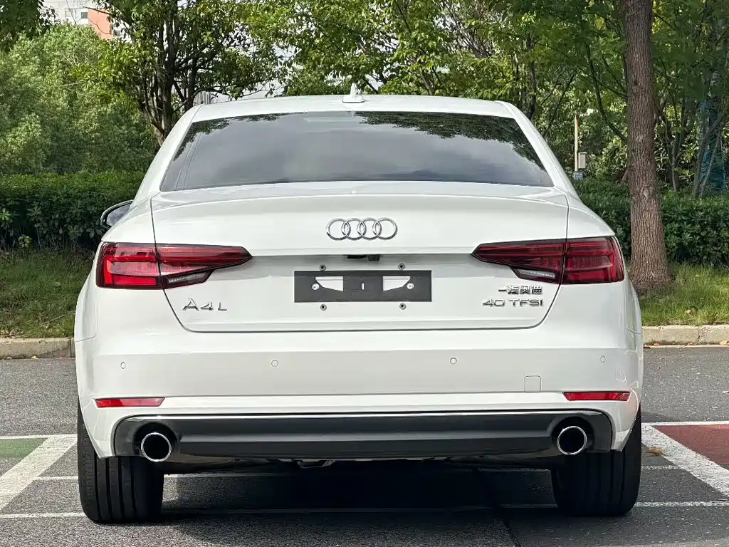 Audi A4L — фото 5