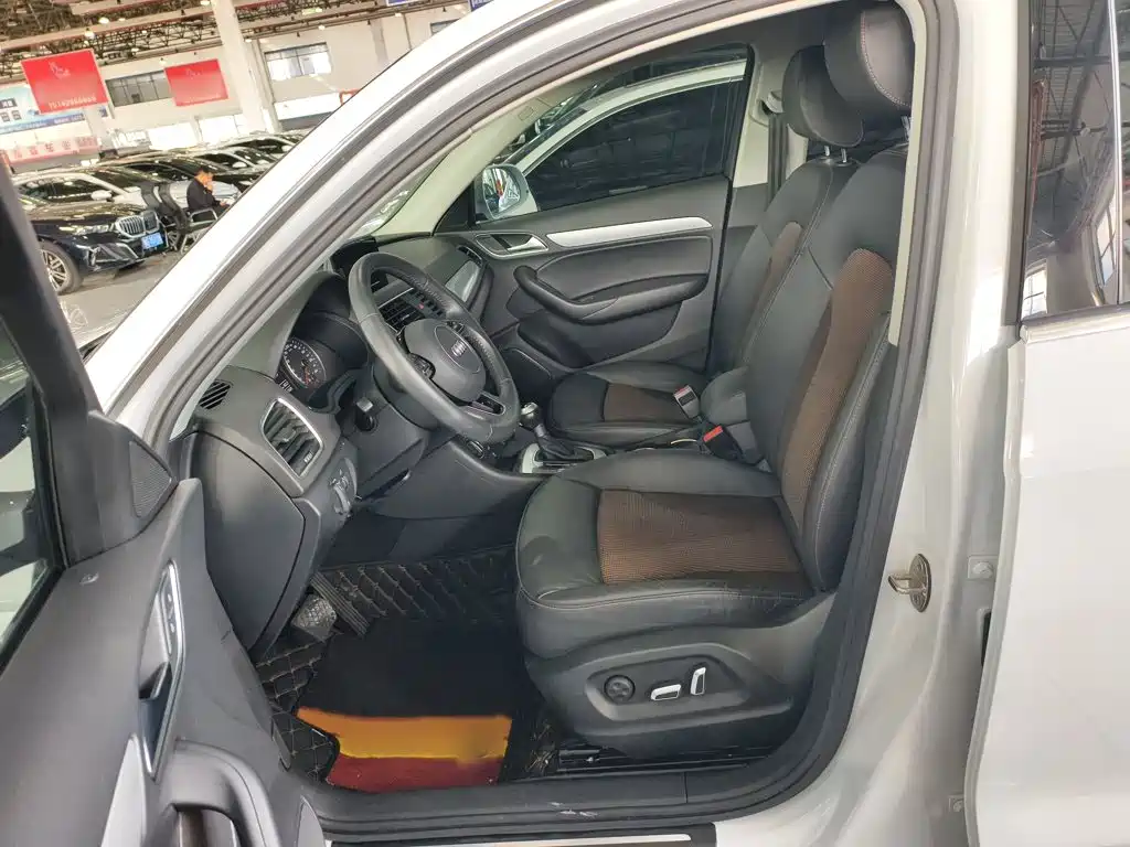 Audi Q3 — фото 8
