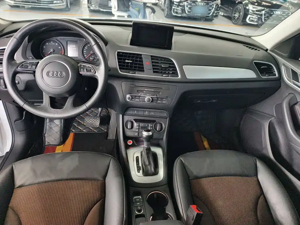 Audi Q3 — фото 10