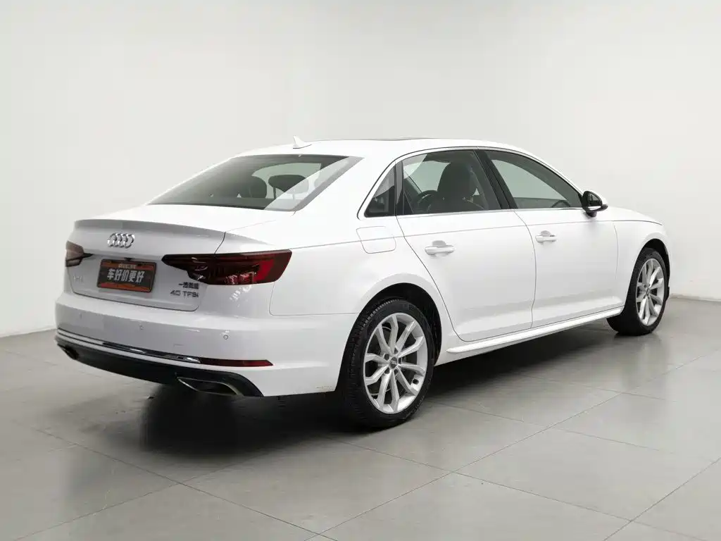 Audi A4L — фото 2