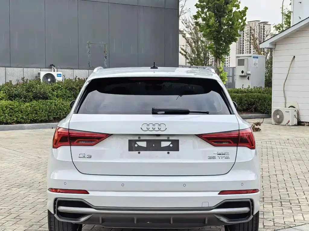 Audi Q3 — фото 10
