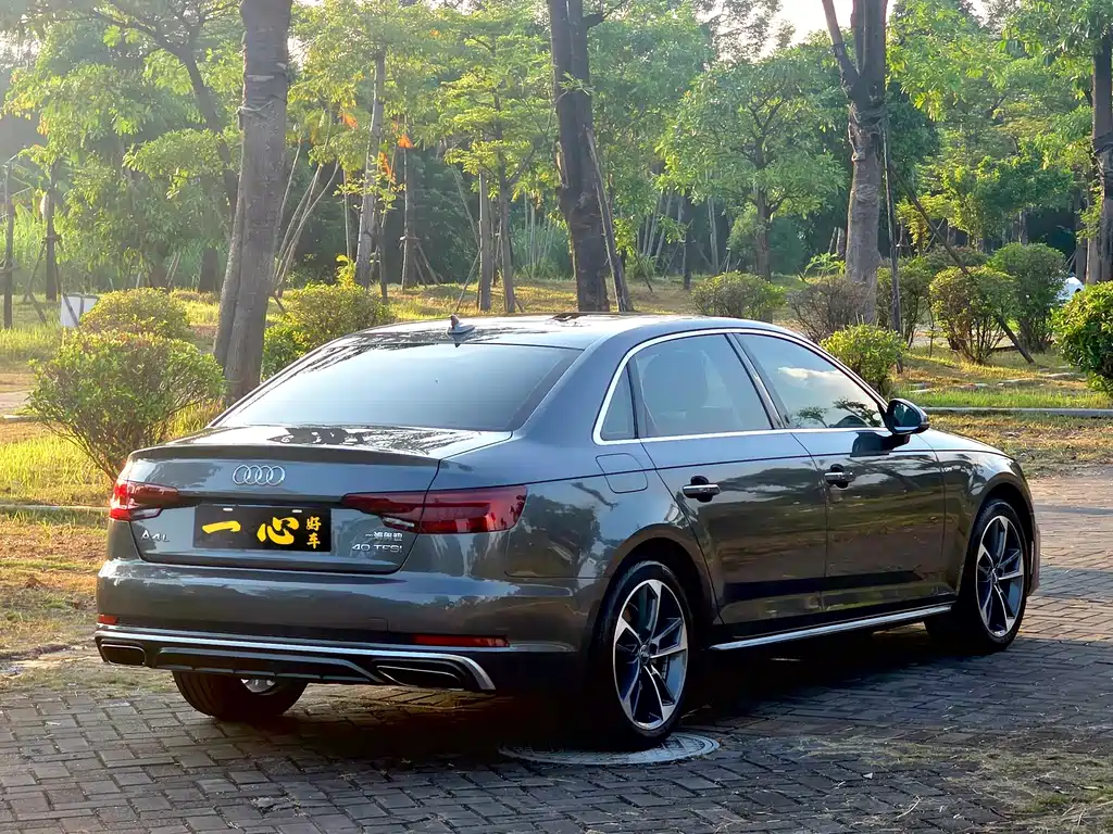 Audi A4L — фото 9