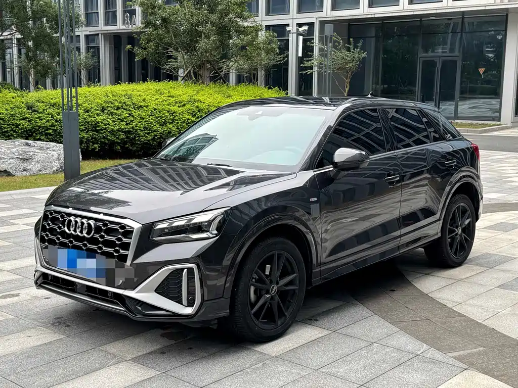 Audi Q2L