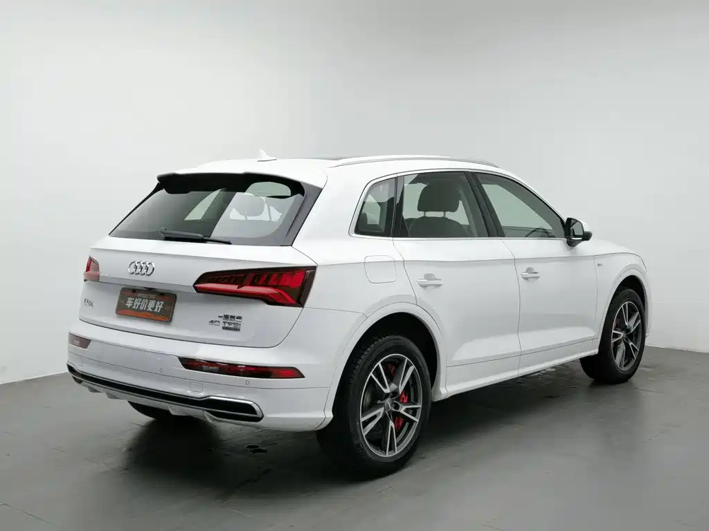 Audi Q5L — фото 2