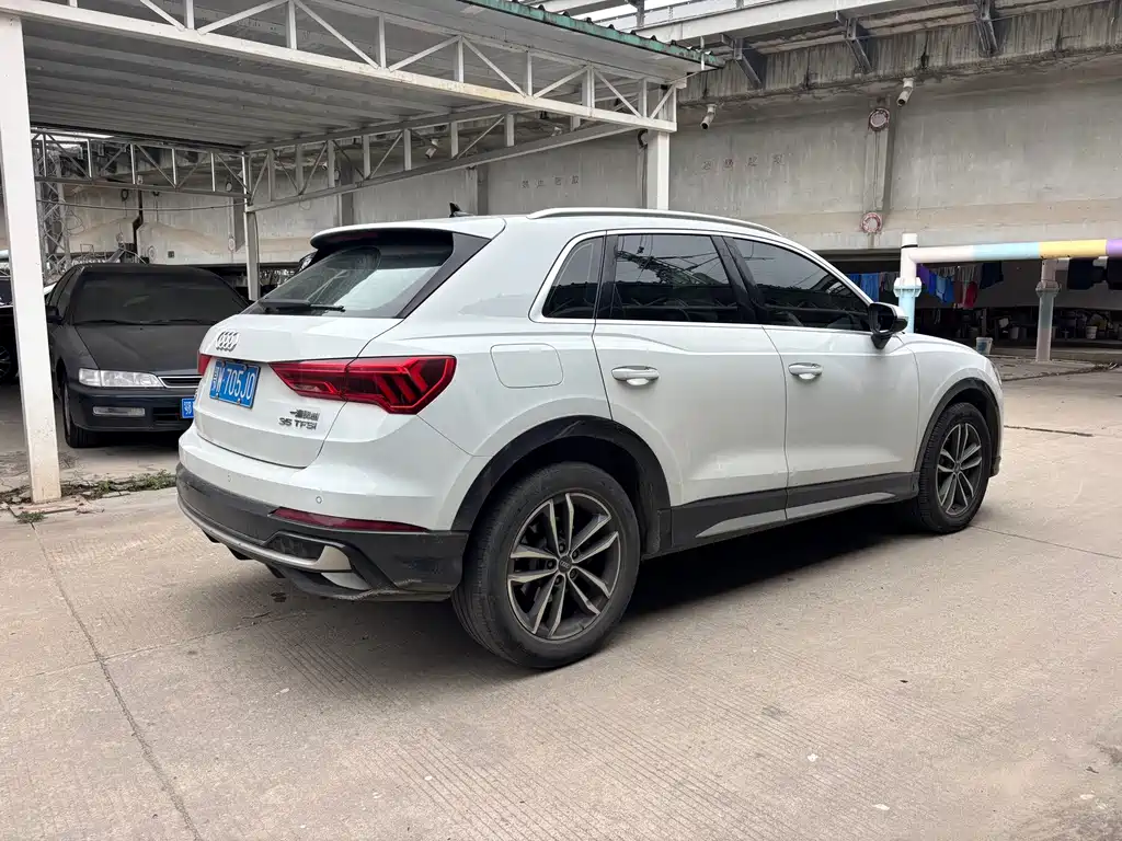 Audi Q3 — фото 14