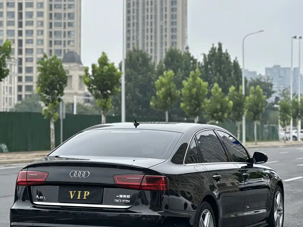 Audi A6L — фото 15