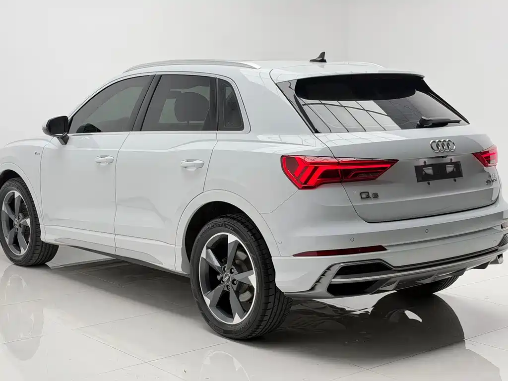 Audi Q3 — фото 6