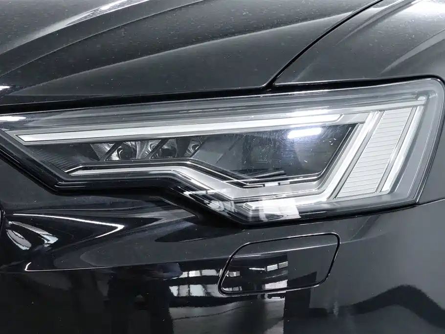 Audi A6L — фото 13