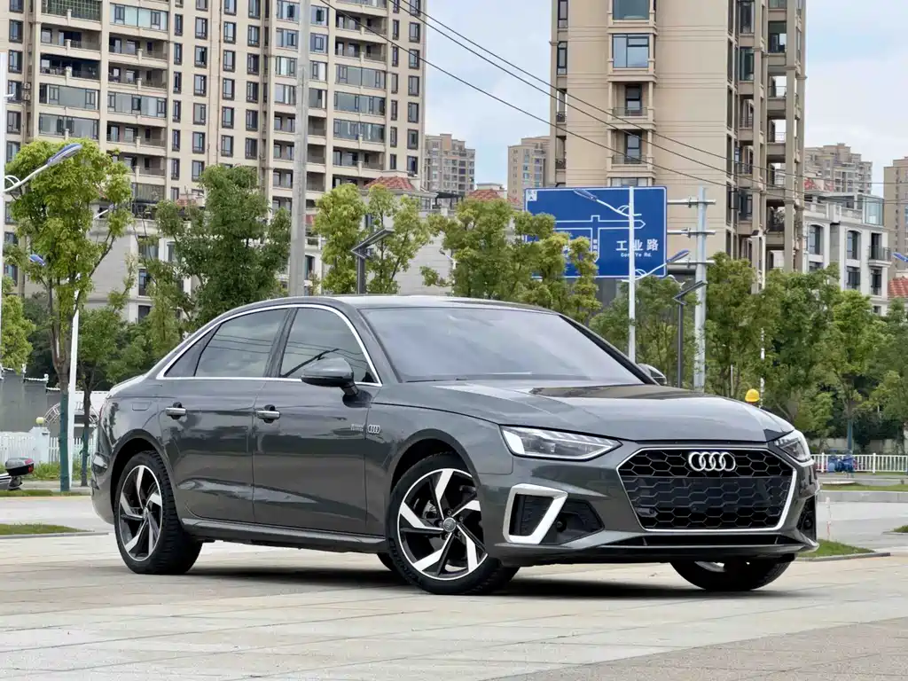 Audi A4L — фото 3