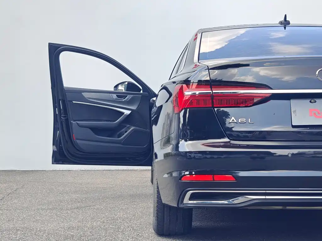 Audi A6L — фото 8
