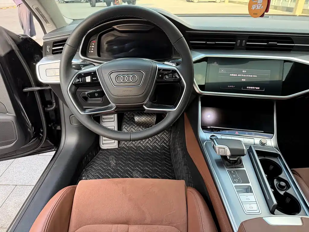 Audi A7L — фото 8