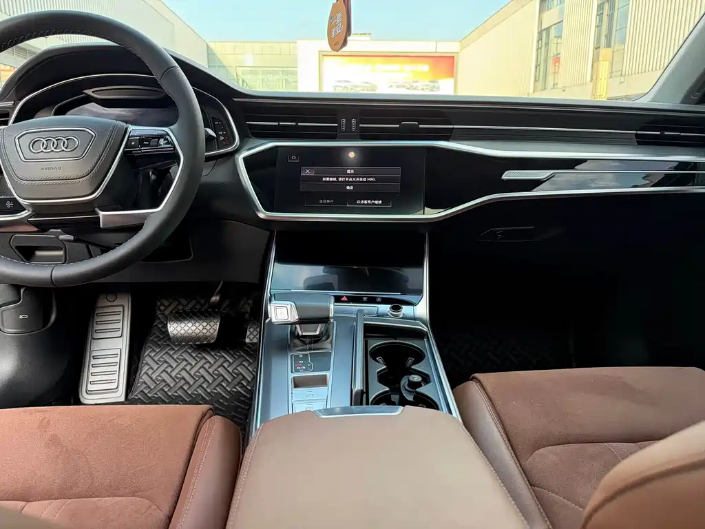 Audi A7L — фото 9