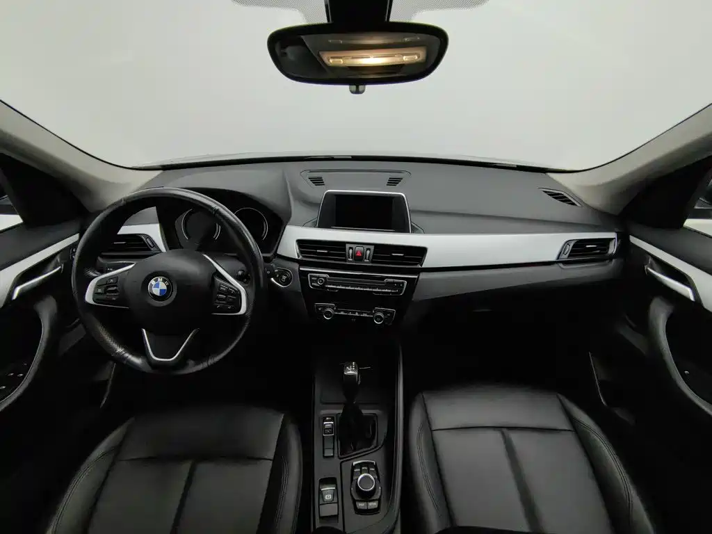 BMW X1 — фото 5