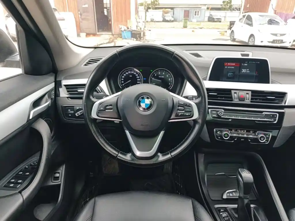 BMW X1 — фото 11