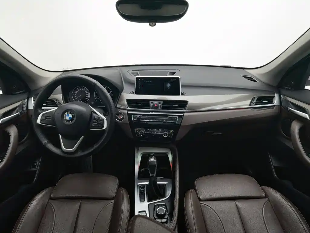 BMW X1 — фото 5