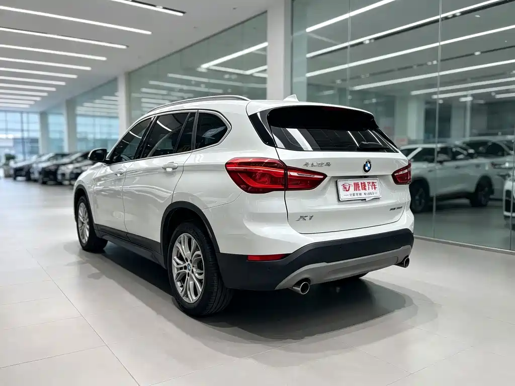 BMW X1 — фото 11