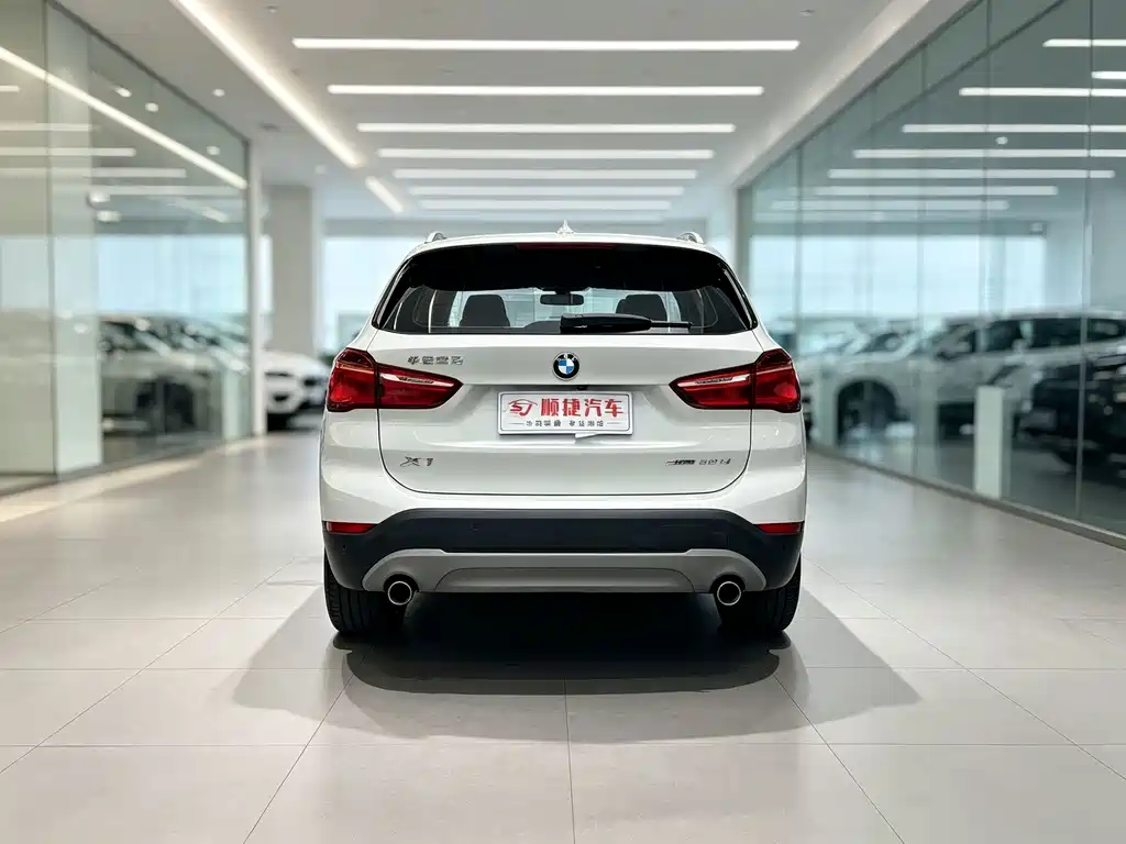 BMW X1 — фото 10