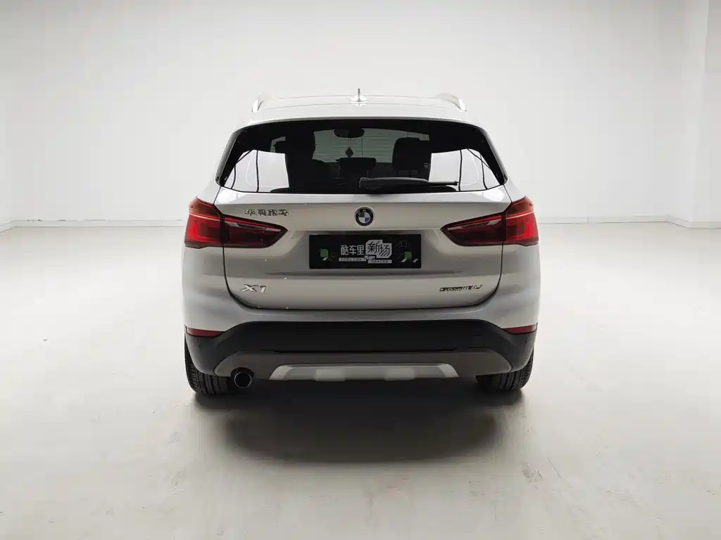 BMW X1 — фото 5