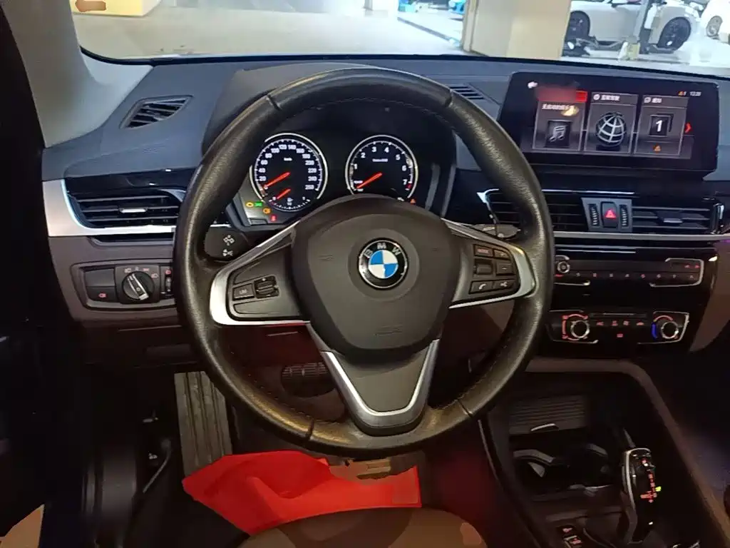 BMW X1 — фото 11