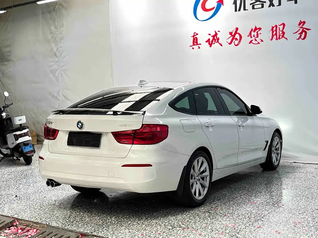BMW 3 Series GT — фото 18