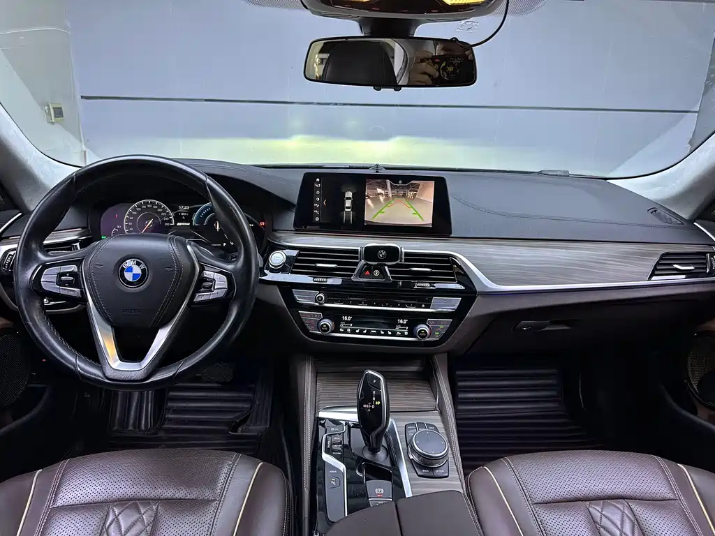 BMW 5 Series New Energy — фото 5