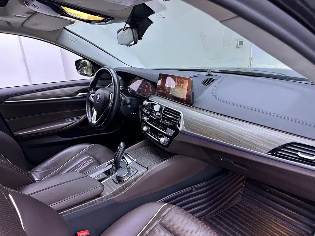 BMW 5 Series New Energy — фото 9