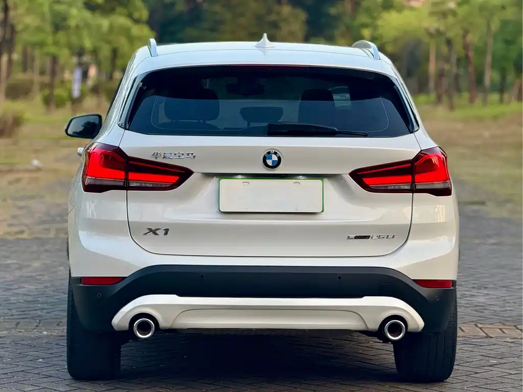 BMW X1 — фото 5