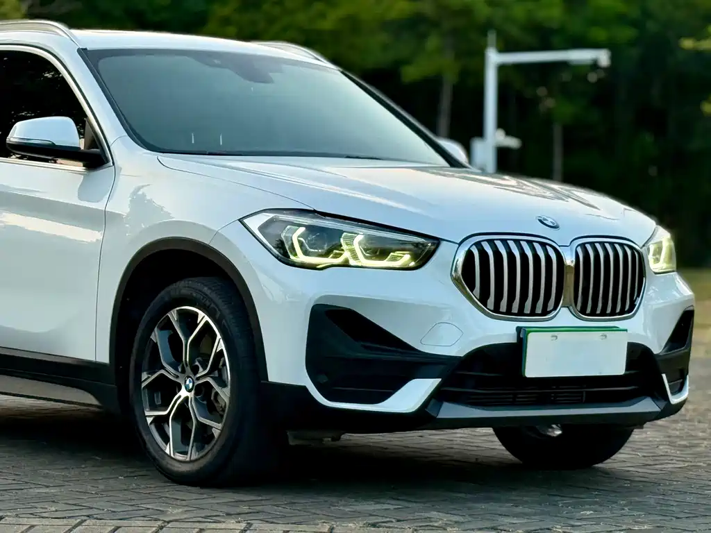 BMW X1 — фото 8