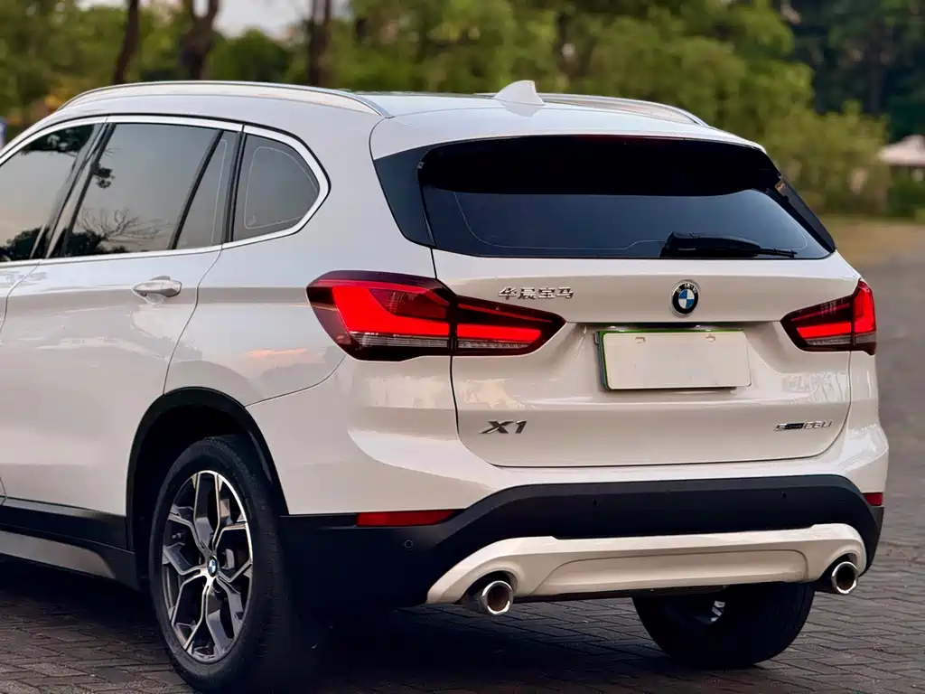 BMW X1 — фото 9