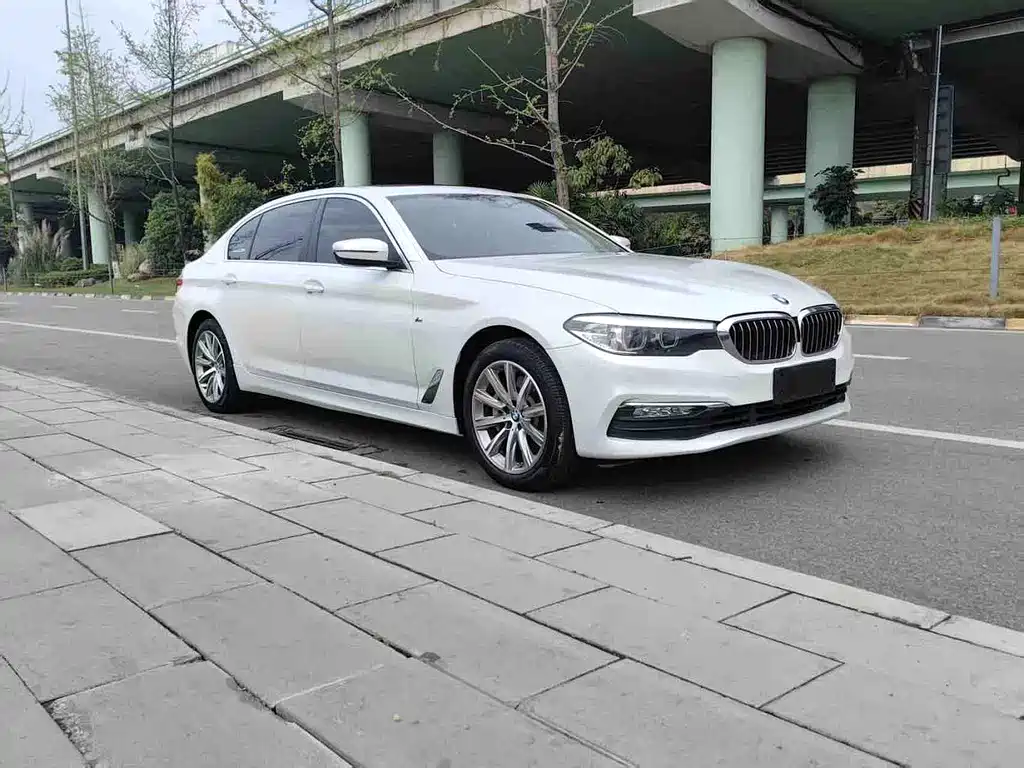 BMW 5 Series — фото 3