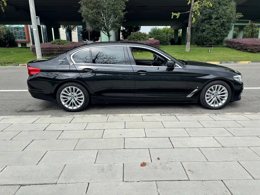 BMW 5 Series New Energy — фото 4