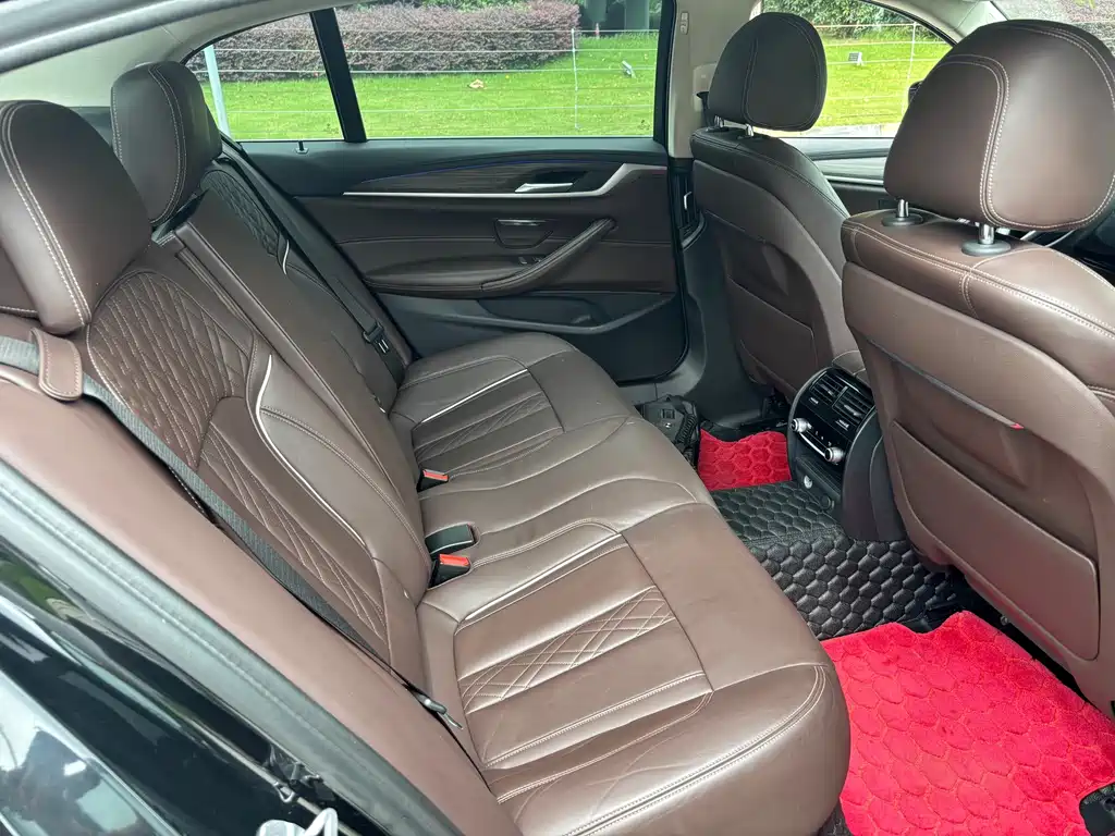 BMW 5 Series New Energy — фото 9