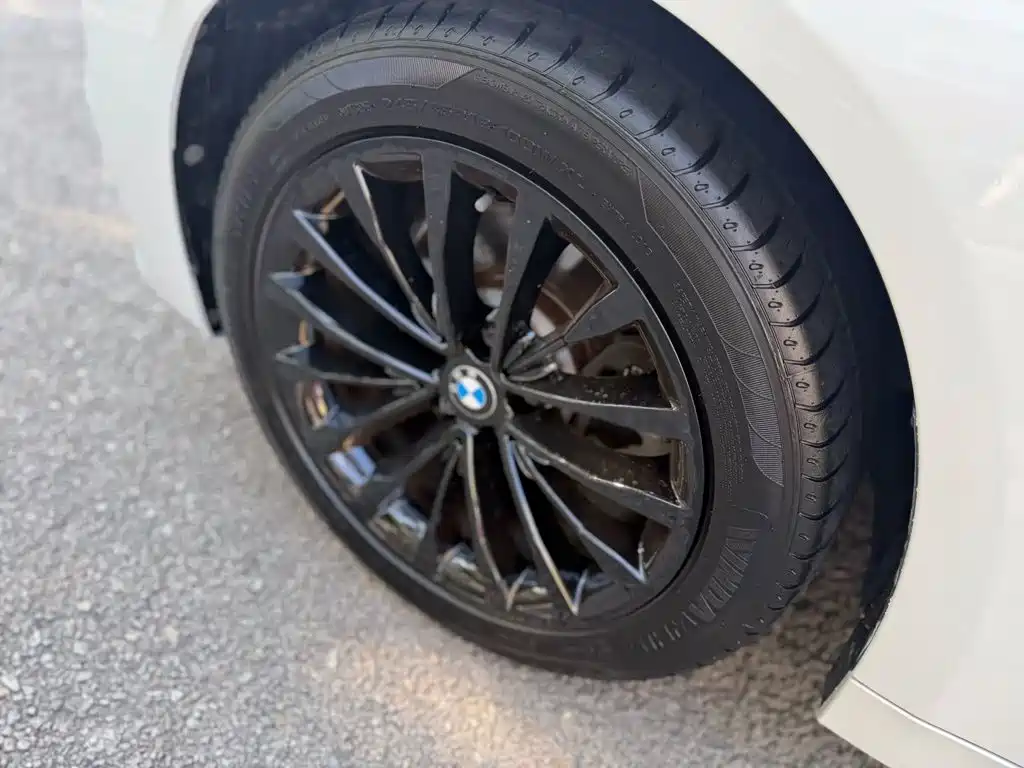 BMW 5 Series — фото 10