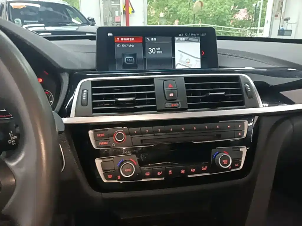 BMW 3 Series GT — фото 13