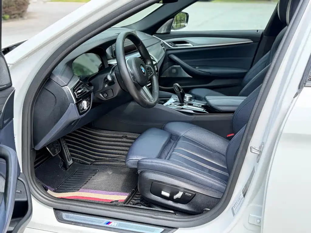 BMW 5 Series (Import) — фото 11