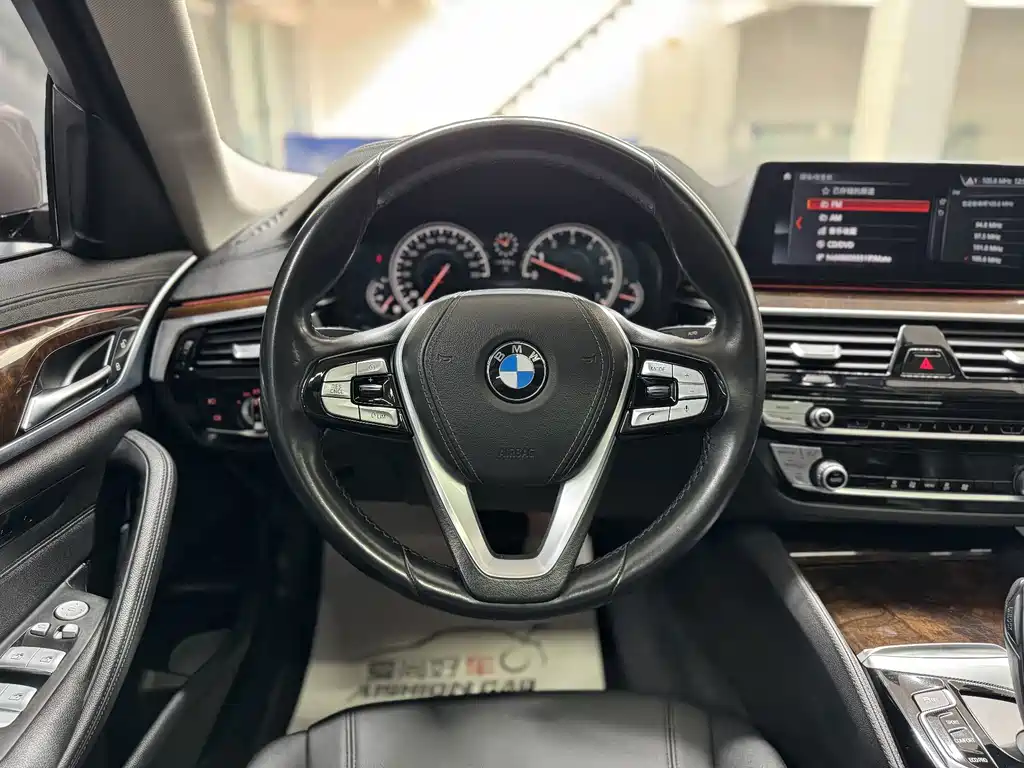 BMW 5 Series — фото 11