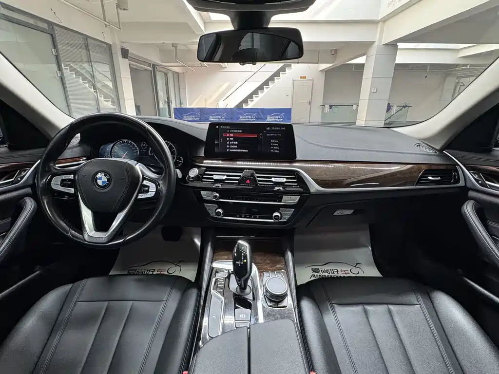 BMW 5 Series — фото 9