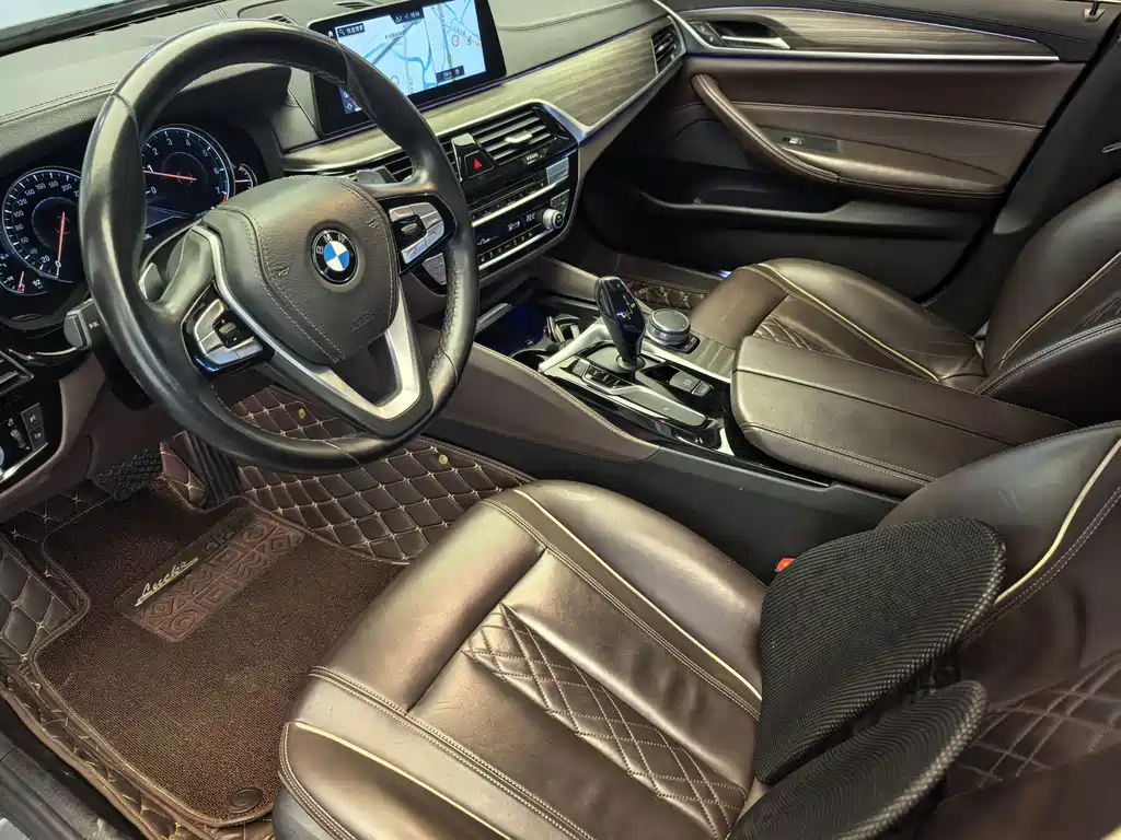 BMW 5 Series — фото 17